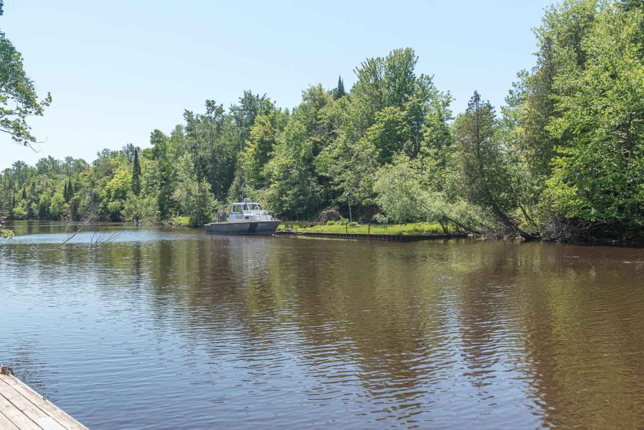 Willabee's Hotel Brimley